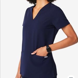 FIGS NAVY MEDIUM SCRUB TOP